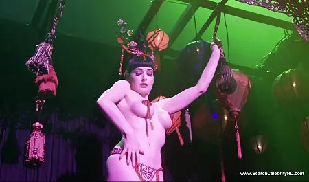 夏の住人、禿げた頭、彼女の猫でブルネットを性交する。 おっぱい 動画 女性 でも