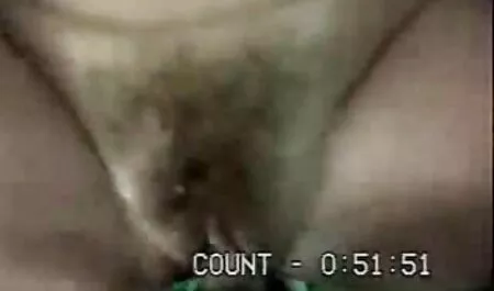 お尻のディックを持つパーティーの女の子。 女 同士 で エロ 動画