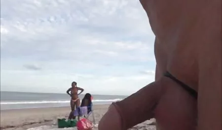 妹は水っぽくてカメラの前でオナニーします。 エロ 動画 女性 無料