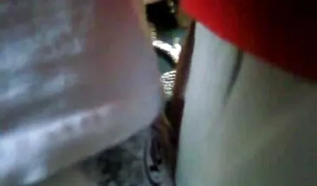お母さんは私の陰茎の疥癬を見て、水を流し始めます。 エロ 動画 女性 無料