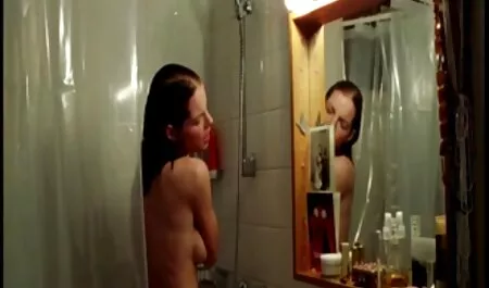 先生はテーブルの上に性交する方法を知っています。 女 警察 エロ 動画