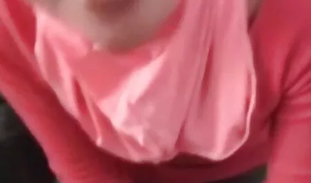 美少女がプレゼント男性は髭口ひげ. av 動画 教師