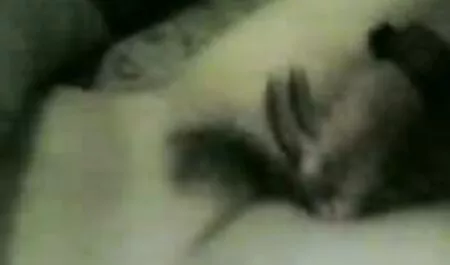 ブロンドの女の子は男とセックスしていた。 エロ 動画 m 女